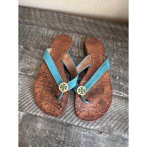 Tory Burch Thora thong sandals with a turquoise patent leather strap Size 6